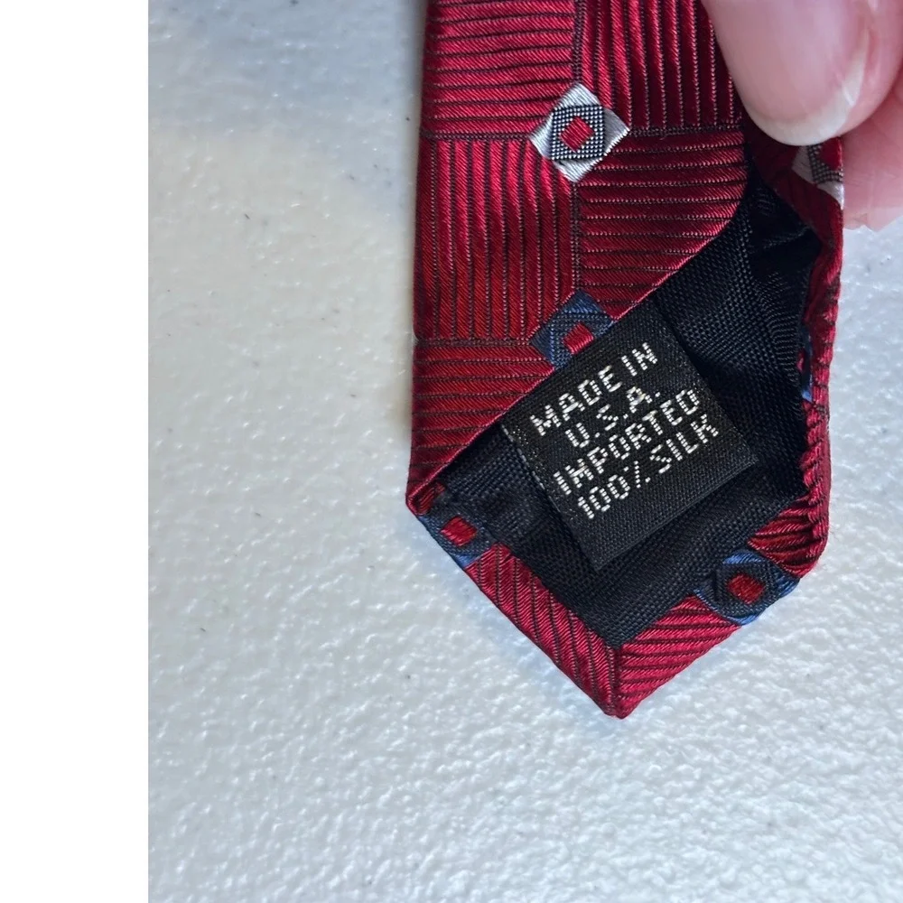 Van‎ Heusen Men Burgundy Red Geometric Silk Tie Preowned